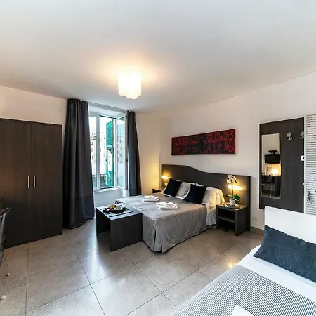 بيت ضيافة Urban Chic House 2.0 لا سبيتسْيا